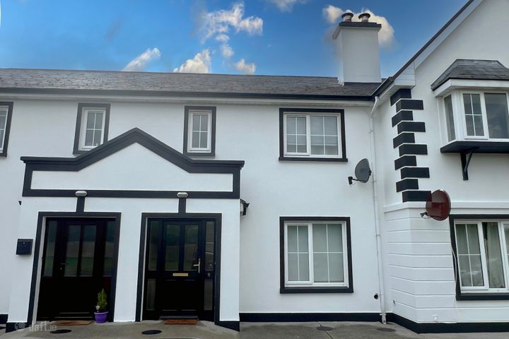 8 Blackthorn Village, Turlough Rd, Castlebar, Mayo