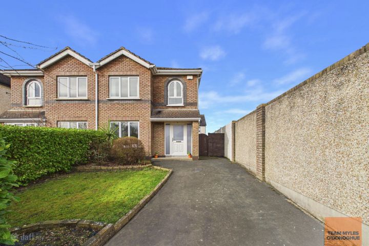 2 Charnwood Grove, Clonsilla, Dublin 15, D15H7FP