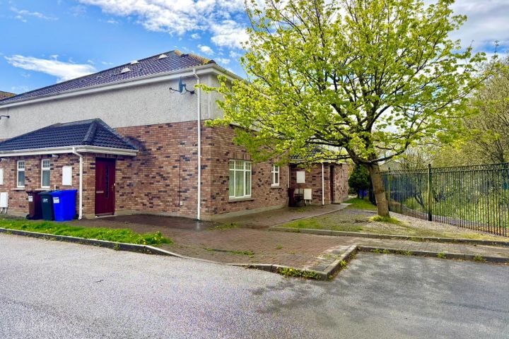 102 Monksfield, Bealnamulla, Athlone, Co. Roscommon