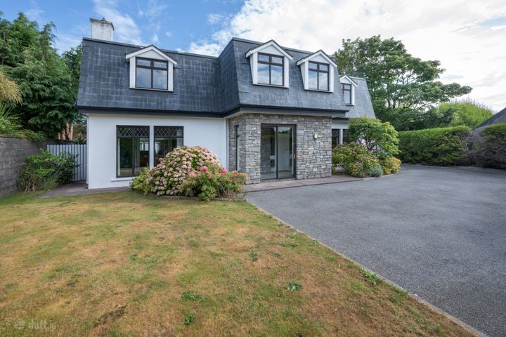 Cnoc an Aighre, Model Farm Road, Carrigrohane, Co Cork, T12D2PX