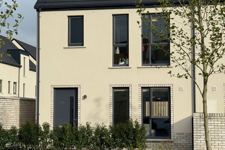 10 Redford Avenue, Adamstown, Lucan, Co. Dublin