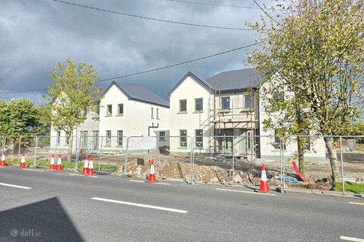 Cuirt Ghallagh, No 2 & 7, Castleblakeney, Co. Galway