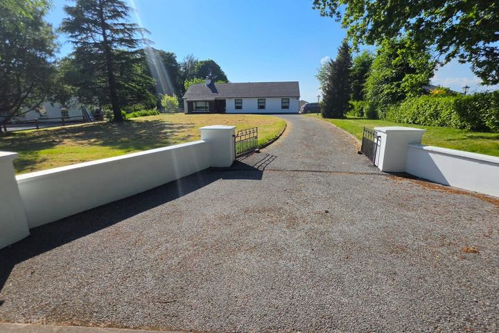 Sheen Lawn, Drishane More, Millstreet, Co. Cork, P51K5V6
