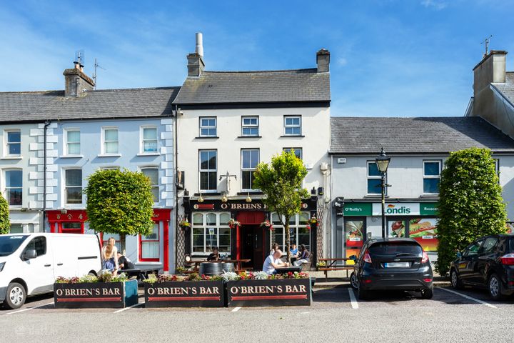 O'Briens Bar, South Square, Rosscarbery, Co. Cork, P85AF89