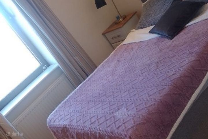 Johnstown Rd, Cabinteely, Dublin 18