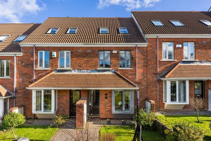 7 The Courtyard, Foxrock Park, Dublin 18, Foxrock, Dublin 18