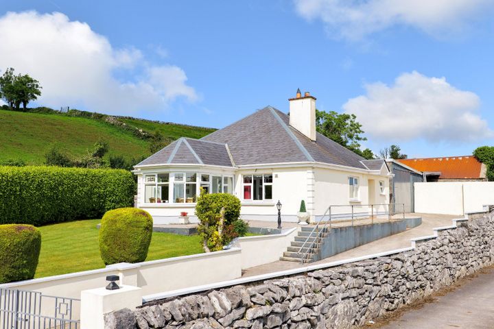 An Baile Nua, Moycullen, Co Galway, H91A72F