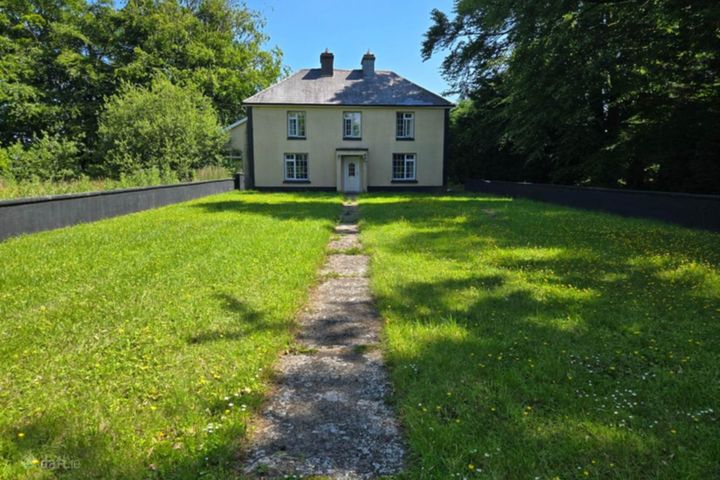 House, Stables & 7 Acres in the Heart of the Countryside – Welcome to Moneen, Creggs, Co. Galway, F42HK72
