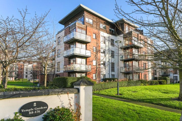 98 Temple Gardens, Northwood, Santry, Dublin 9