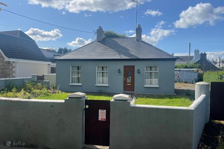 Lisaville, Church Road, Douglas, Co. Cork, T12KCA4