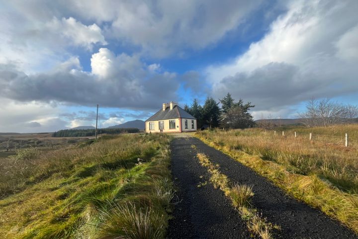 Ballymunnelly, Bellacorick, Ballina, F26WP60