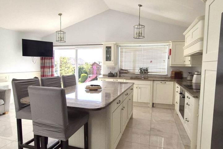 237 Ros Caoin, Roscam, Galway, Garraun, Co. Galway