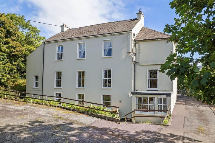 Marino House, Off Wolfe Tone Square, Bantry, Co Cork, P75 HX88