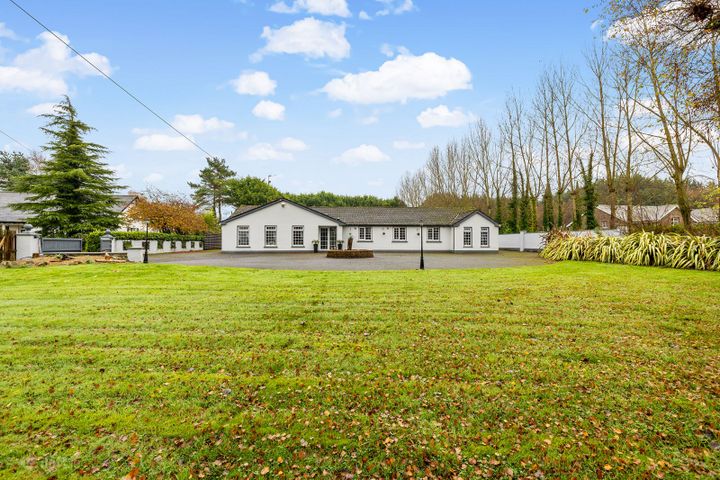 La Rochelle, Osberstown, Naas, Naas, Co. Kildare, W91EF8E
