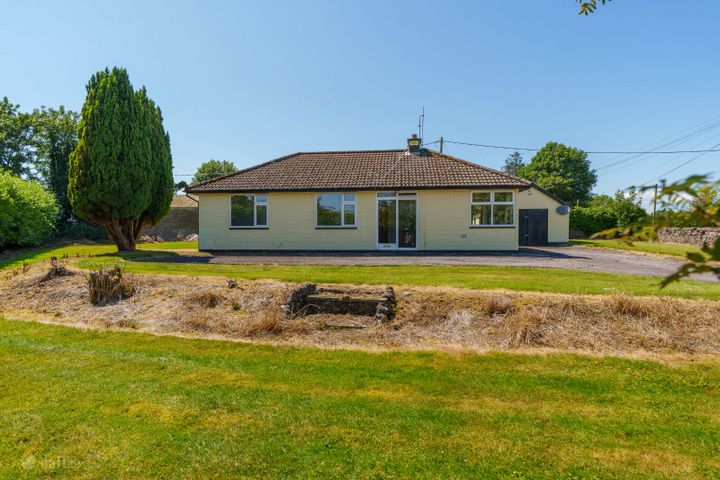 Yellow House, Kilcully, White's Cross, Co. Cork, T23HY68