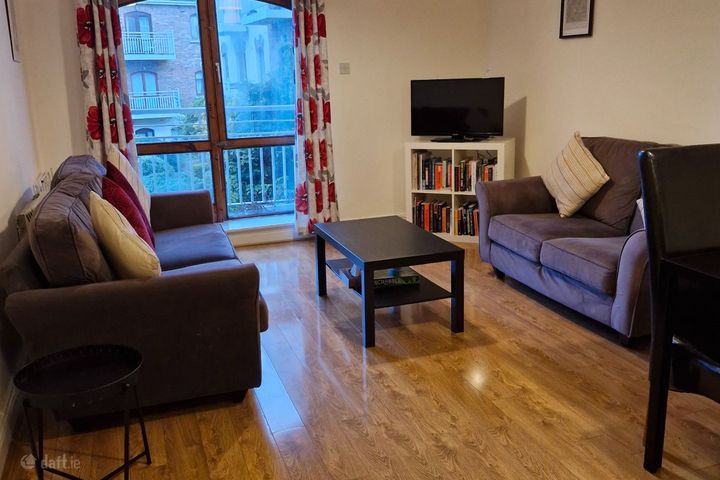 36 The Weavers, Meath Place, Dublin 8