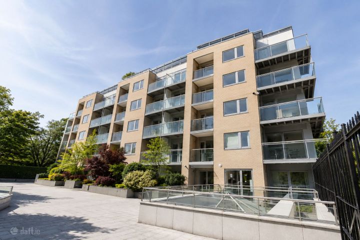 Alexandra Walk, Adelaide Square, Dublin 8