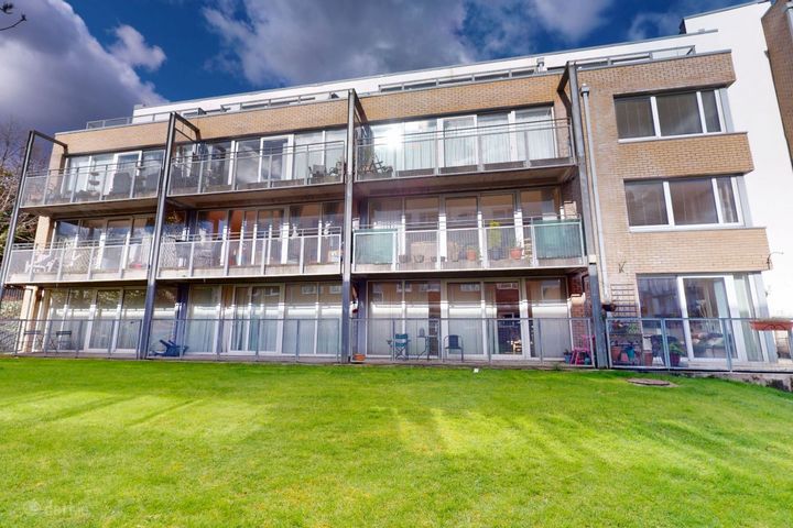 74 Griffith Hall, Griffith Ave, Drumcondra Dublin 9, Dublin 9, Dublin