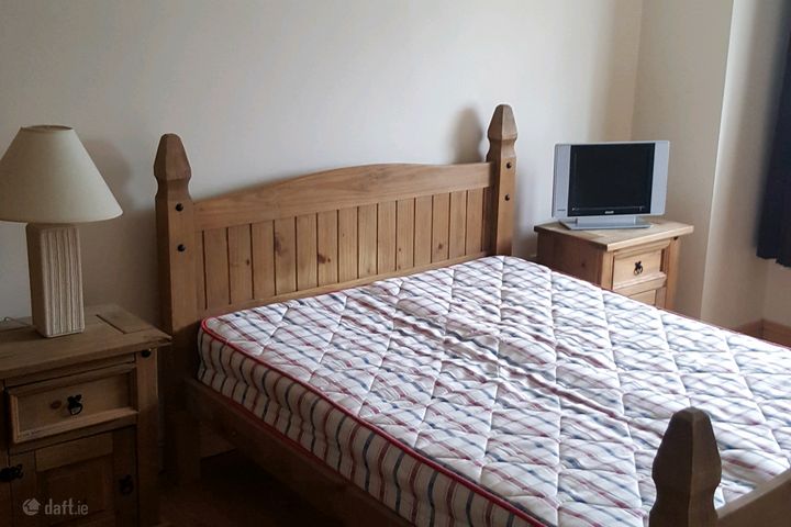 28 Meadows Avenue The Meadows Hollyhill Cork , Killeens, Co. Cork