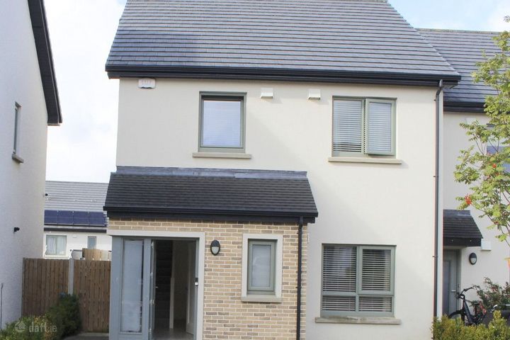 8 Newtown Mews, The Meadows, Kill, Kill, Co. Kildare, W91K57F
