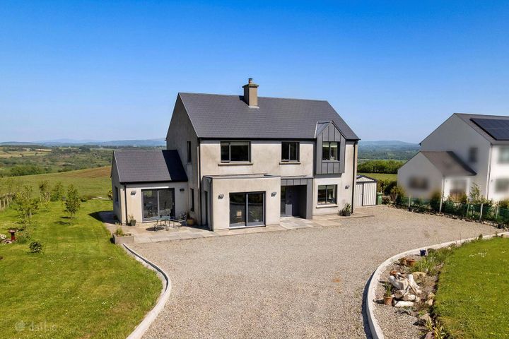 Abbeystrewry, Skibbereen, Co Cork, P81VE27