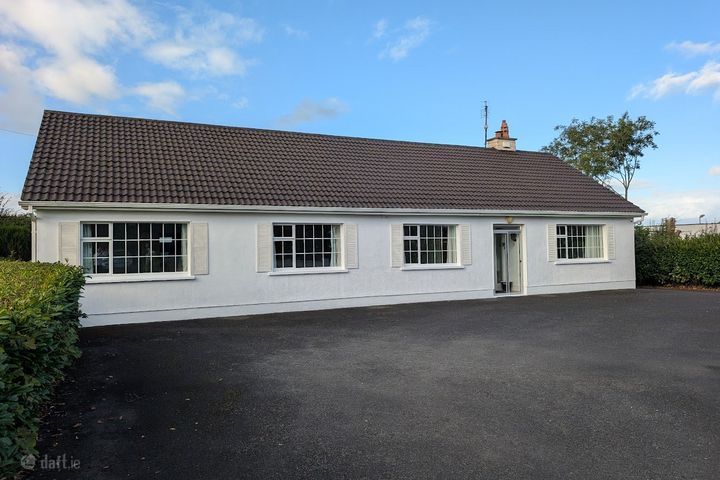 Ballyhaden, Borrisokane, Co Tipperary, E45C560