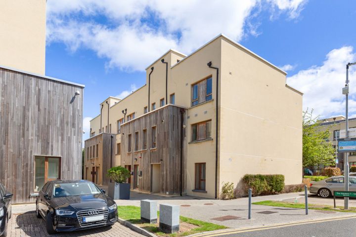 13 The Gardens, Carrickmines Manor, Carrickmines, Dublin 18, D18Y324