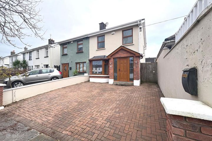 2 Woodvale Avenue, Clonsilla, Dublin 15