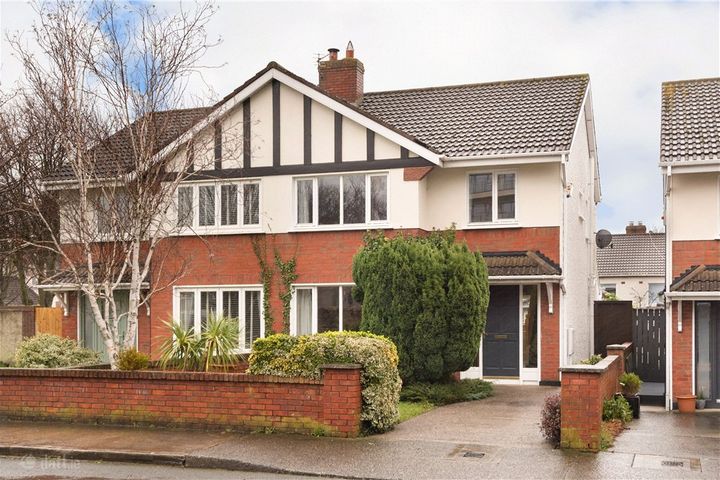 14 Glencairn Heath, The Gallops, Leopardstown, Dublin 18, D18X7R9