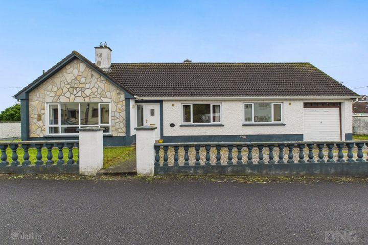 Noosa, The Green, Clara, Co. Offaly, R35K402
