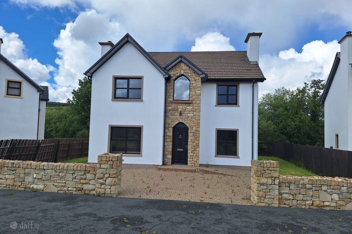2 Ard na Coille, Lisnennan, Letterkenny, Co. Donegal, F92V4KW