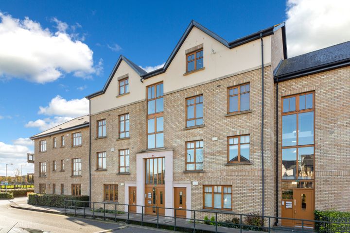 27 Woodbrook Hall, Riverwood Road, Castleknock, Dublin 15