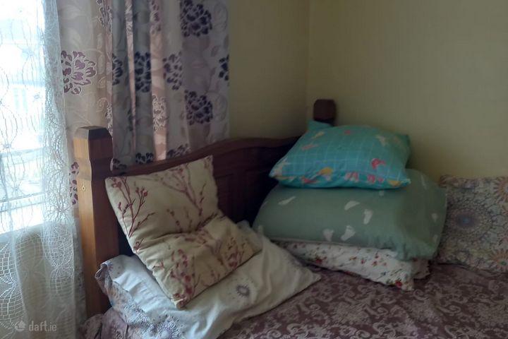 Large double room , Tuam, Co. Galway