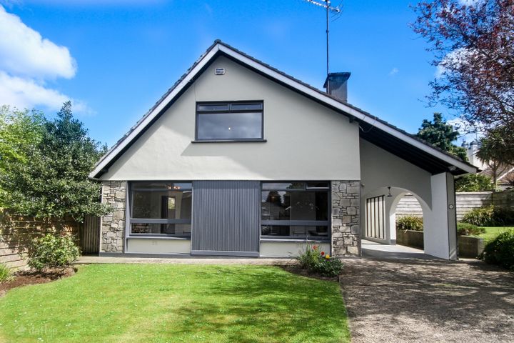 4 Ullardmor, Ardeevin Road, Dalkey, Dublin