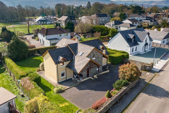 Amberley House, Lodge Wood, Kenmare, Kenmare, Co. Kerry, V93WD35