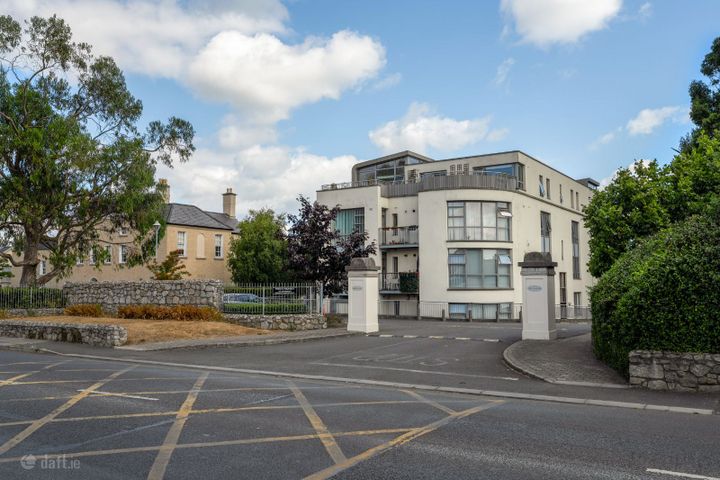 Eaglewood, Rochestown Avenue, Sallynoggin, Co. Dublin