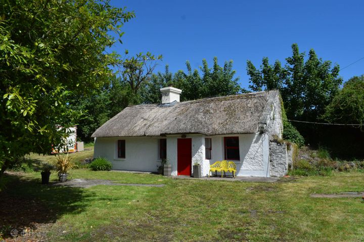 Rose Thatch Cottage, Roveagh, Kilcolgan, Co. Galway, H91WEP9