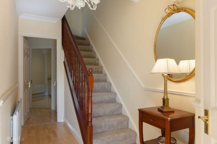 27 Carysfort Woods, Blackrock, Stillorgan, Co. Dublin, A94EC90 - Photo 2