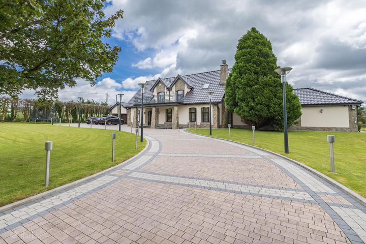 Falconwood, Gortlum, Brittas, Dublin 24, Dublin