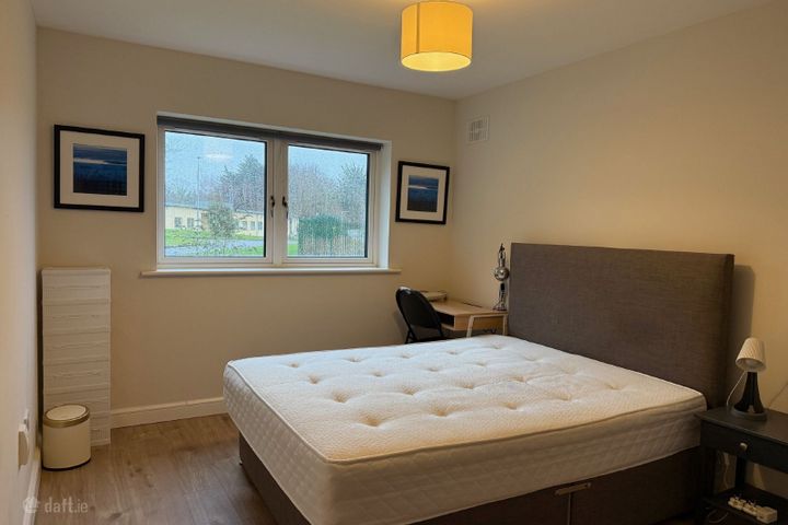 Lucan, Co. Dublin, Palmerstown, Dublin 20