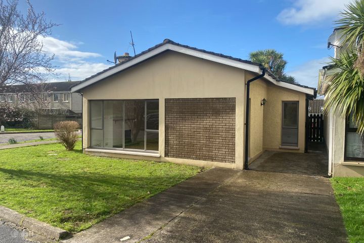 2 Cedarwood Road, Waterpark, Carrigaline, Co. Cork, P43E097