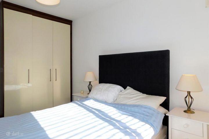 Ballinteer Ave, Ballinteer, Dublin 16