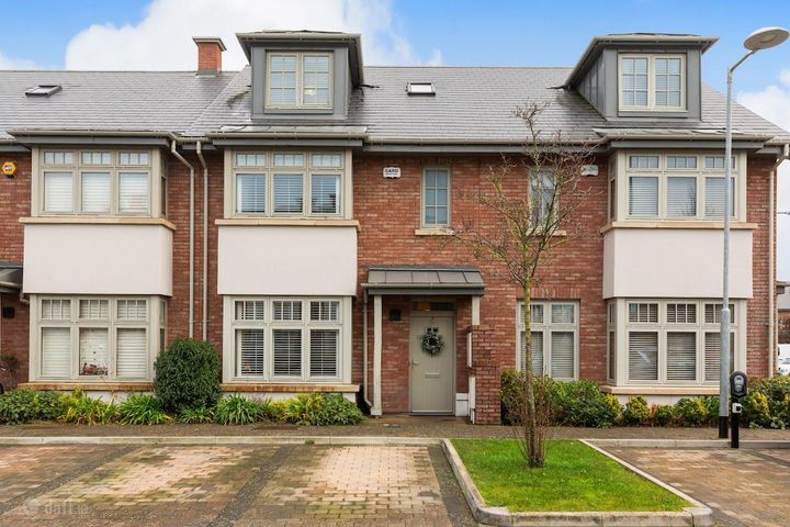 15 The Close, Hazelbrook Square, Churchtown, Dublin 14