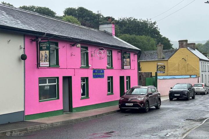 Dannys Bar, Main Street, Broadford, Co. Clare, V94E262