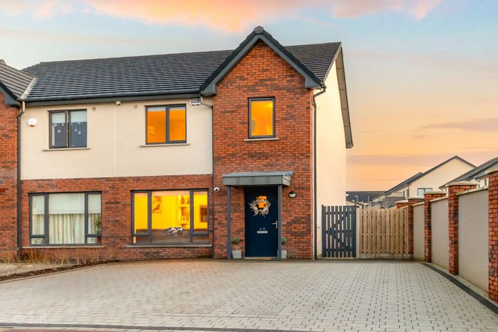 46 Rosetree Green, Curragh Farm, Newbridge, Co. Kildare, W12XH60