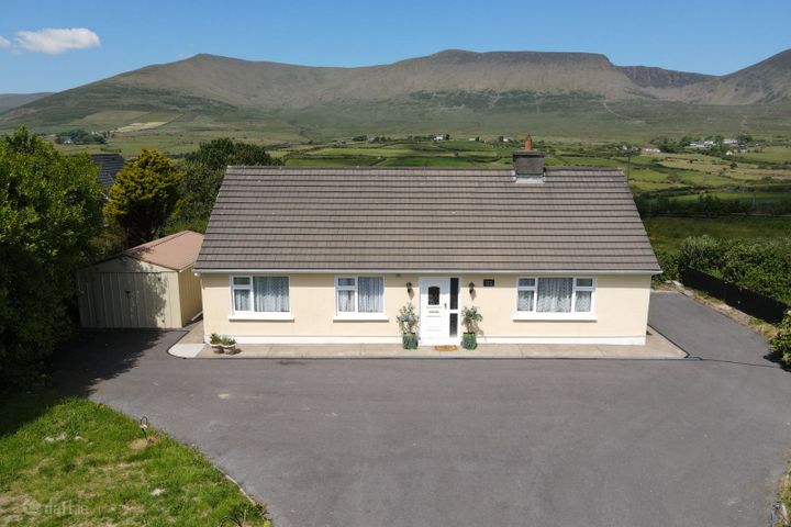 Carna Cottage, Garrynadur, Lispole, Co. Kerry, V92C8C0