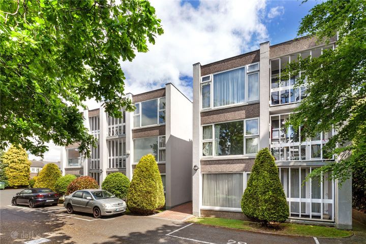 27 Woodview Court, Glenalbyn Rd, Stillorgan, Dublin