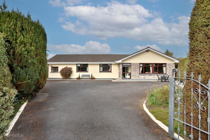 4 Oaklawn, Ballyfin Rd, Portlaoise, Laois
