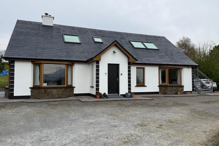 'Dun Aonaigh', Dungeel, Killorglin, Co Kerry, V93CHW8