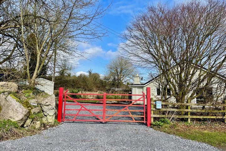 Knockdomney, Moate, Mount Temple, Co. Westmeath, N37HY90